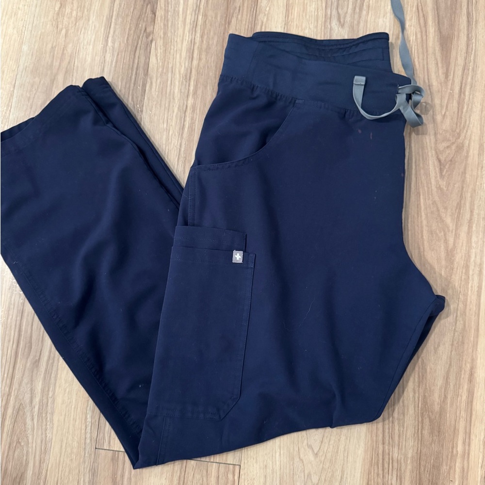 Figs Kade Cargo Women’s Navy Scrub Pants - Large